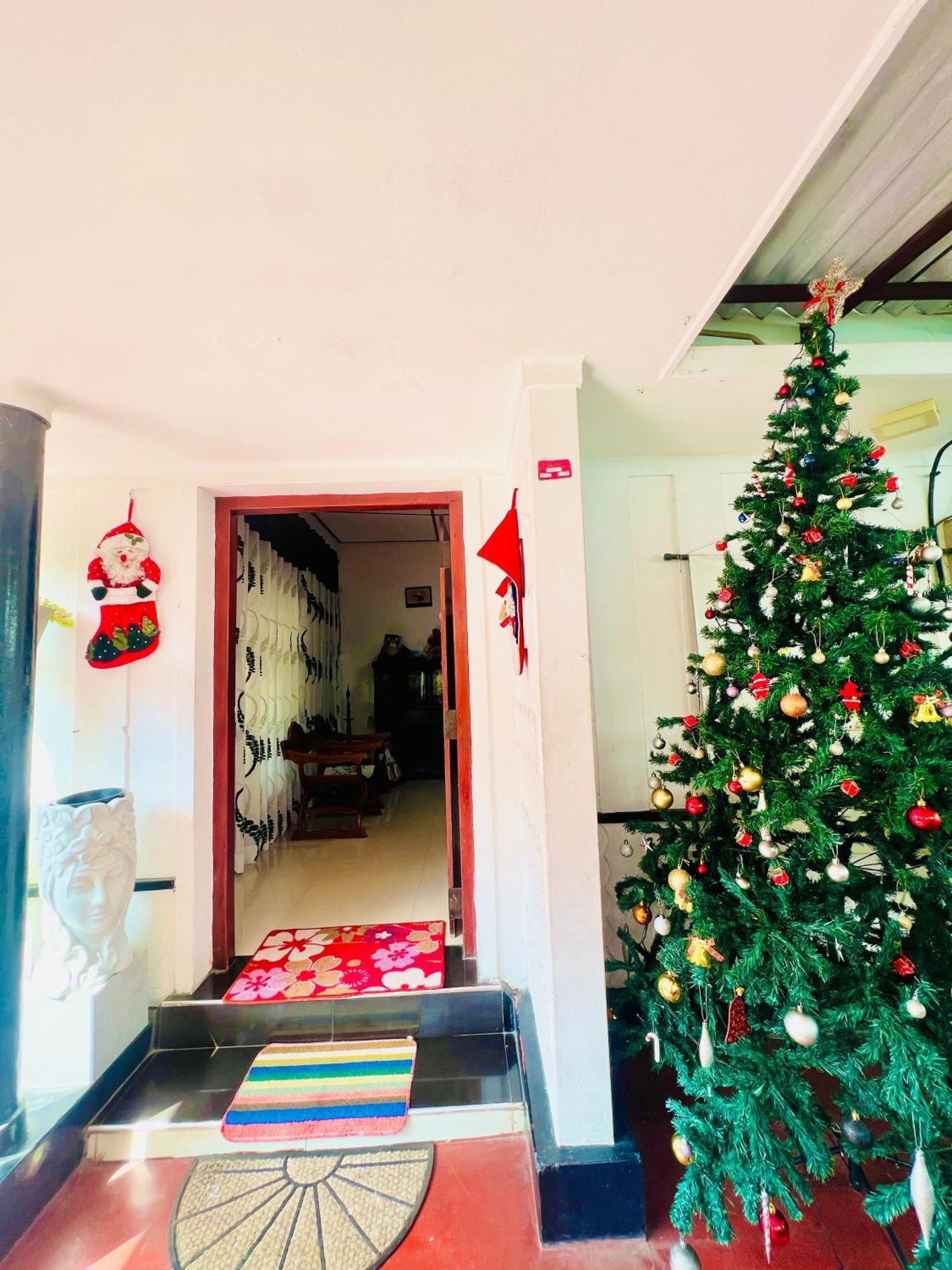 Gloriya Mathews Hotel Negombo Exterior photo