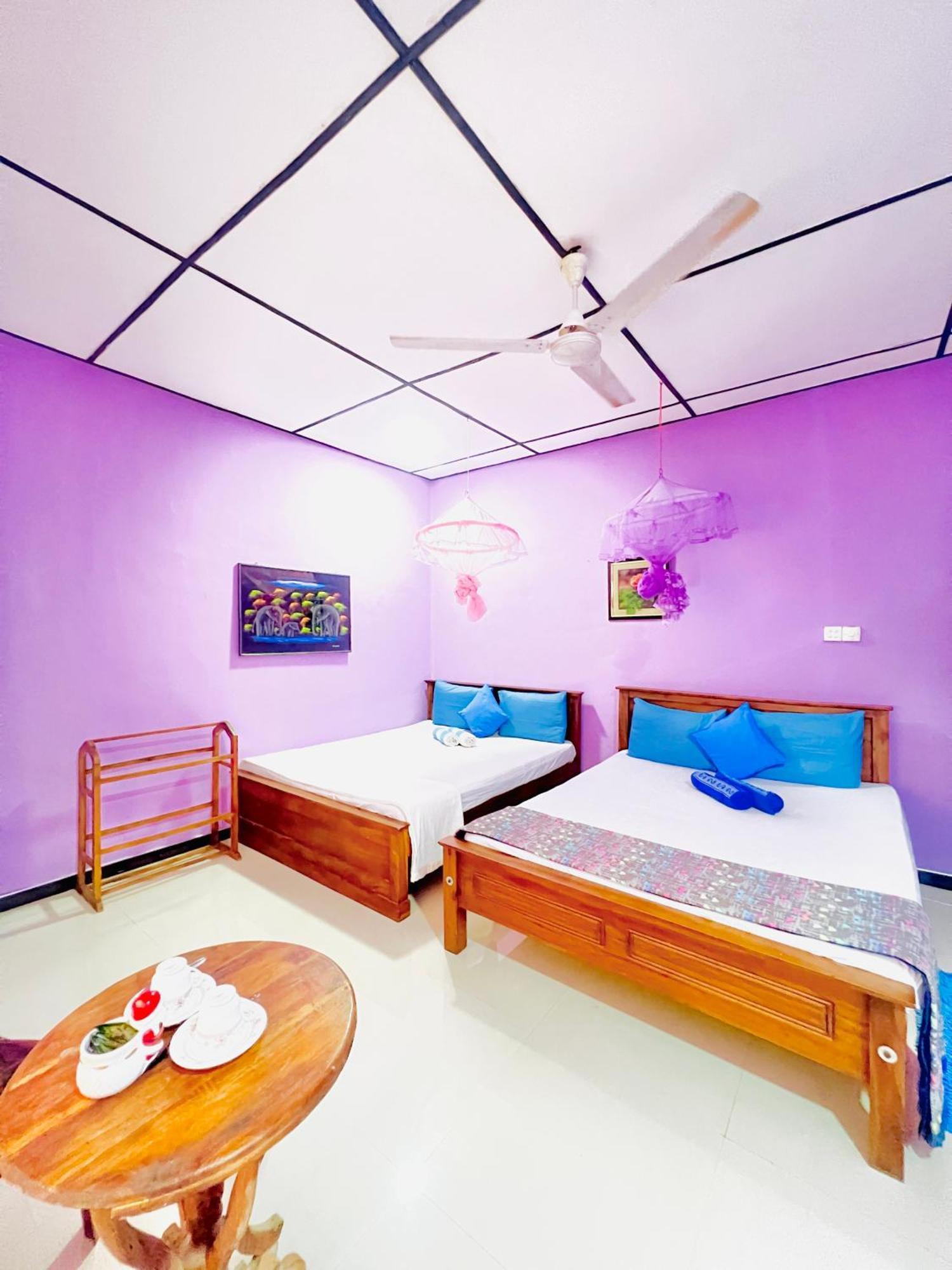 Gloriya Mathews Hotel Negombo Exterior photo
